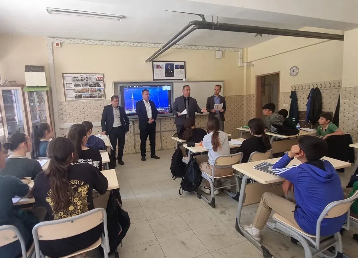 7C427895 817E 4576 8106 0F12324Fbf22