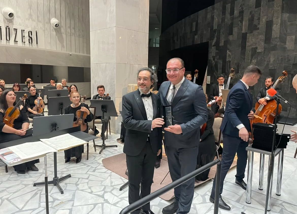 A828A88E 4F61 4C38 90B2 3C721572582D