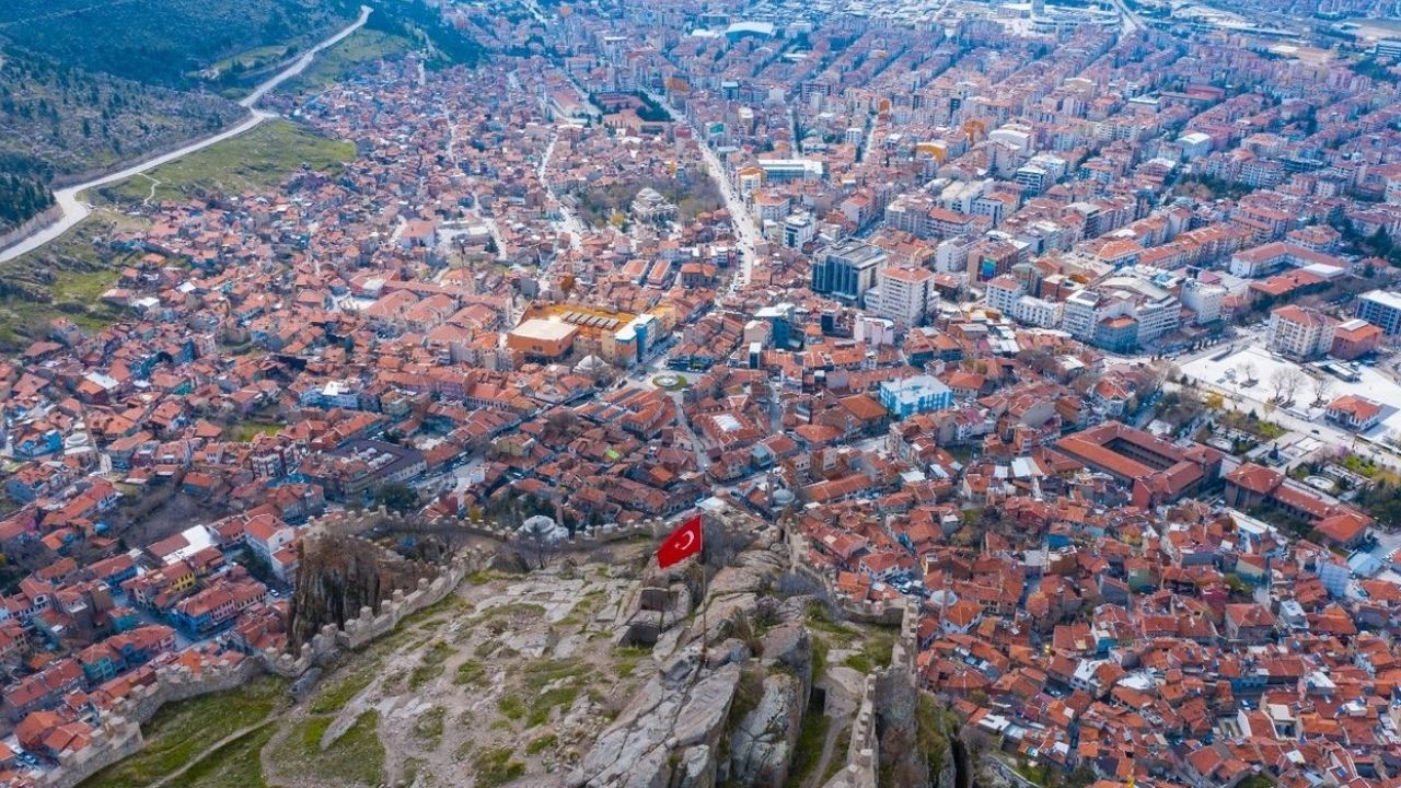 Afyonkarahisar’ın En Kazançlı Bölgeleri Belli Oldu İşte Emlakta Kazandıran Adresler