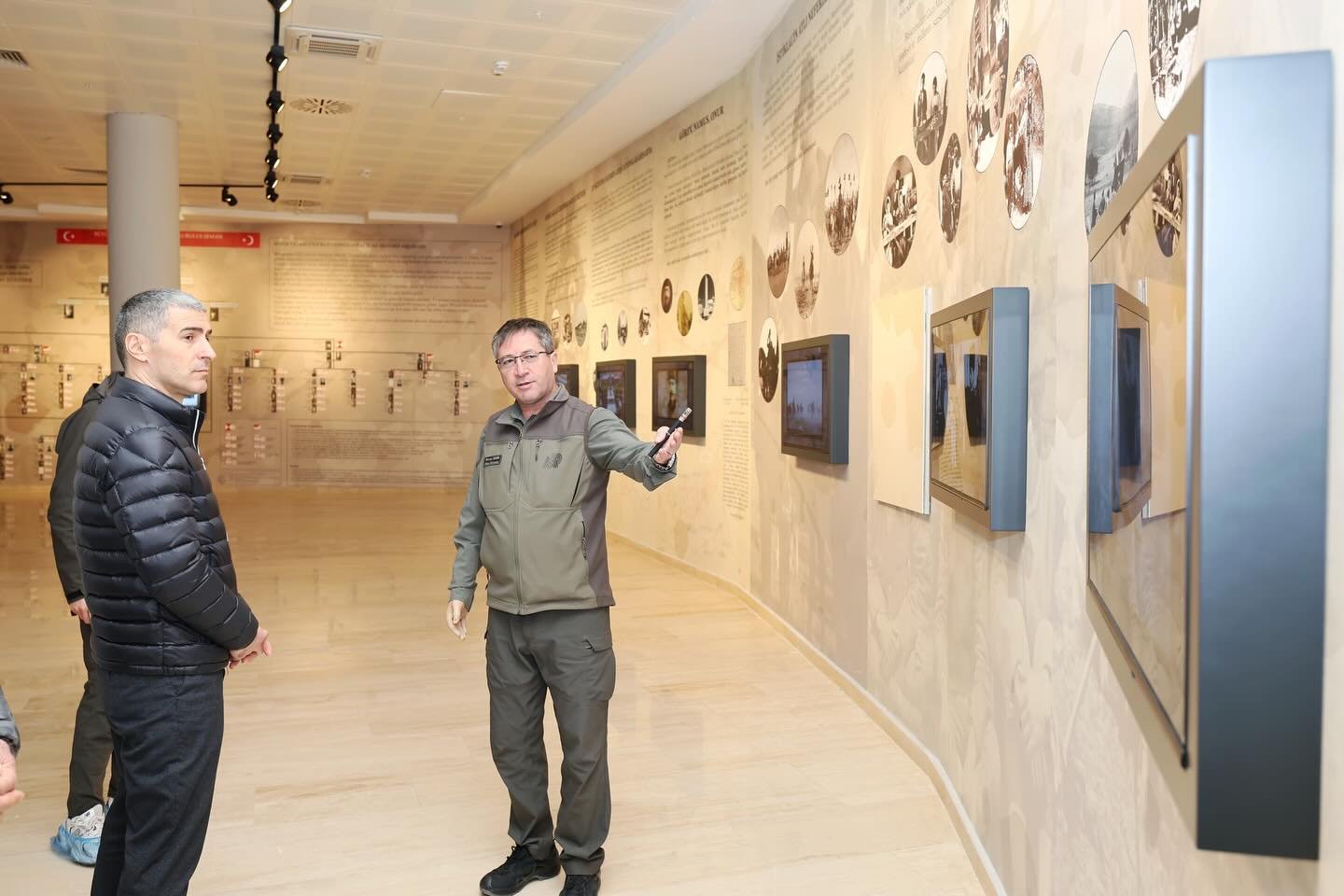 656794828 18317156221253484 3904934745989130147 N