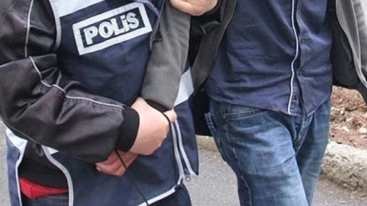 Afyonkarahisar’da Aranan Şahıs Yakalandı: 4 Yıl 10 Ay Hapis Cezası Vardı