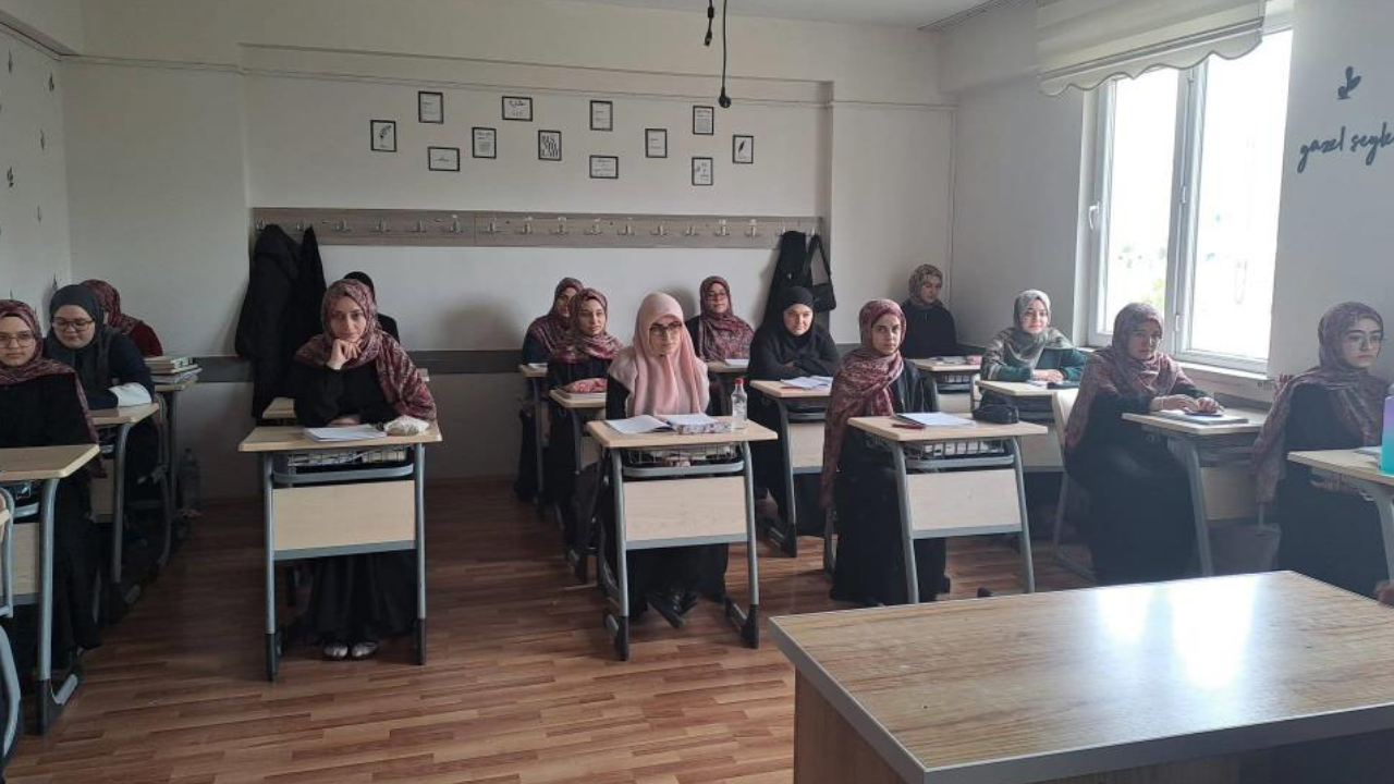 Afyon Müftü İmamoğlu: "Müslümanlar Kur’an-ı Kerim’i Anlamalı ve Hayatlarının Merkezine Almalı"