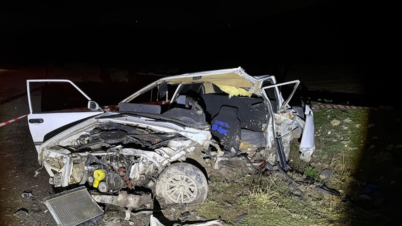 Afyonkarahisar’da kafa kafaya çarpışma: 1 ölü, 1 yaralı