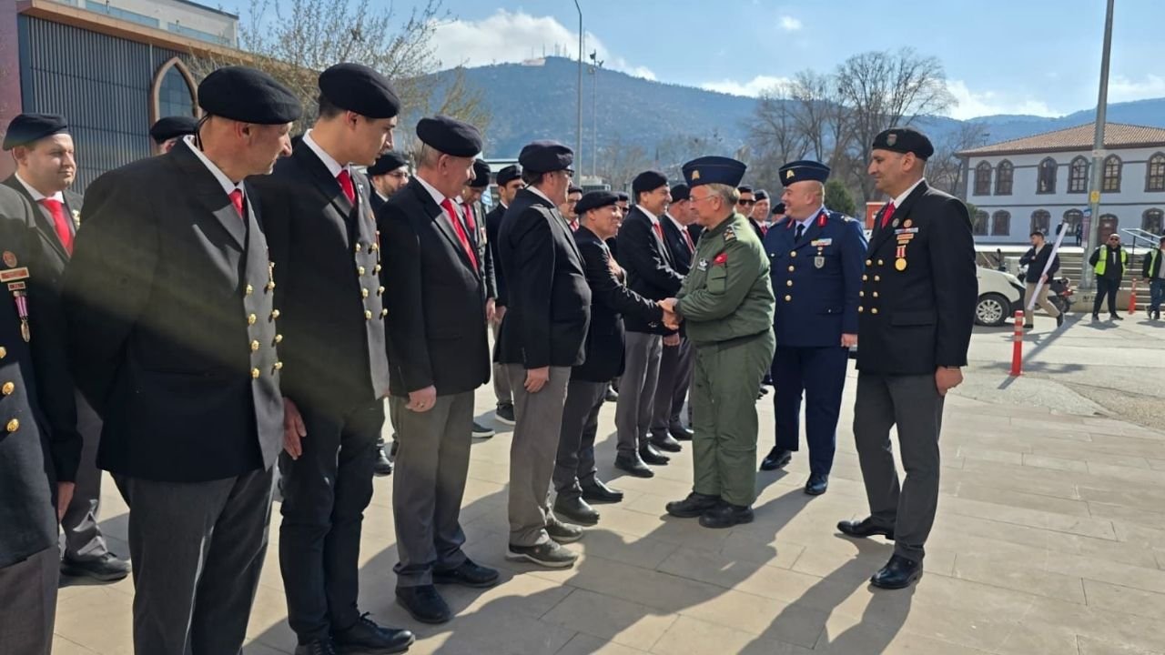 Korgeneral Kadıoğlu Afyon’da! Şehit aileleri ve gazilere anlamlı ziyaret