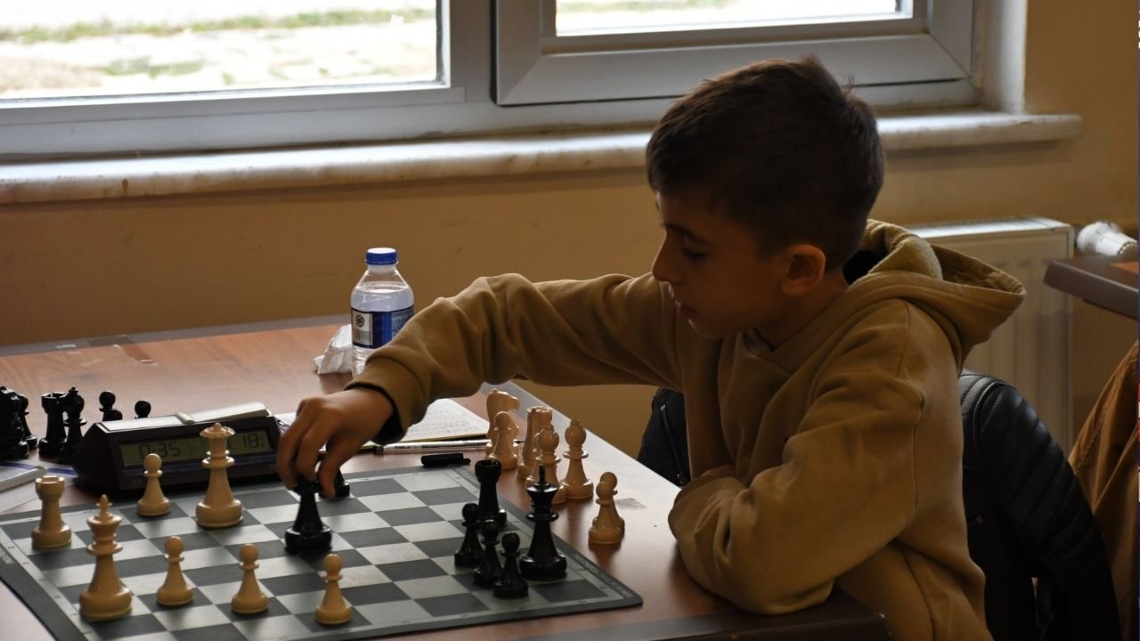 Afyonkarahisar’da 18 Mart Satranç Turnuvası Şampiyonları Belli Oldu!