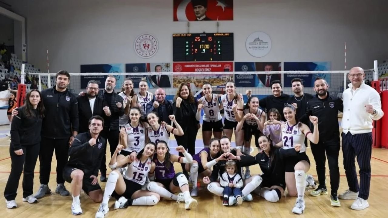 Zaferin Sultanları Nefes Kesen Maçı Kaybetti! 2-0’dan Geri Döndü Ama Son Seti Verdi