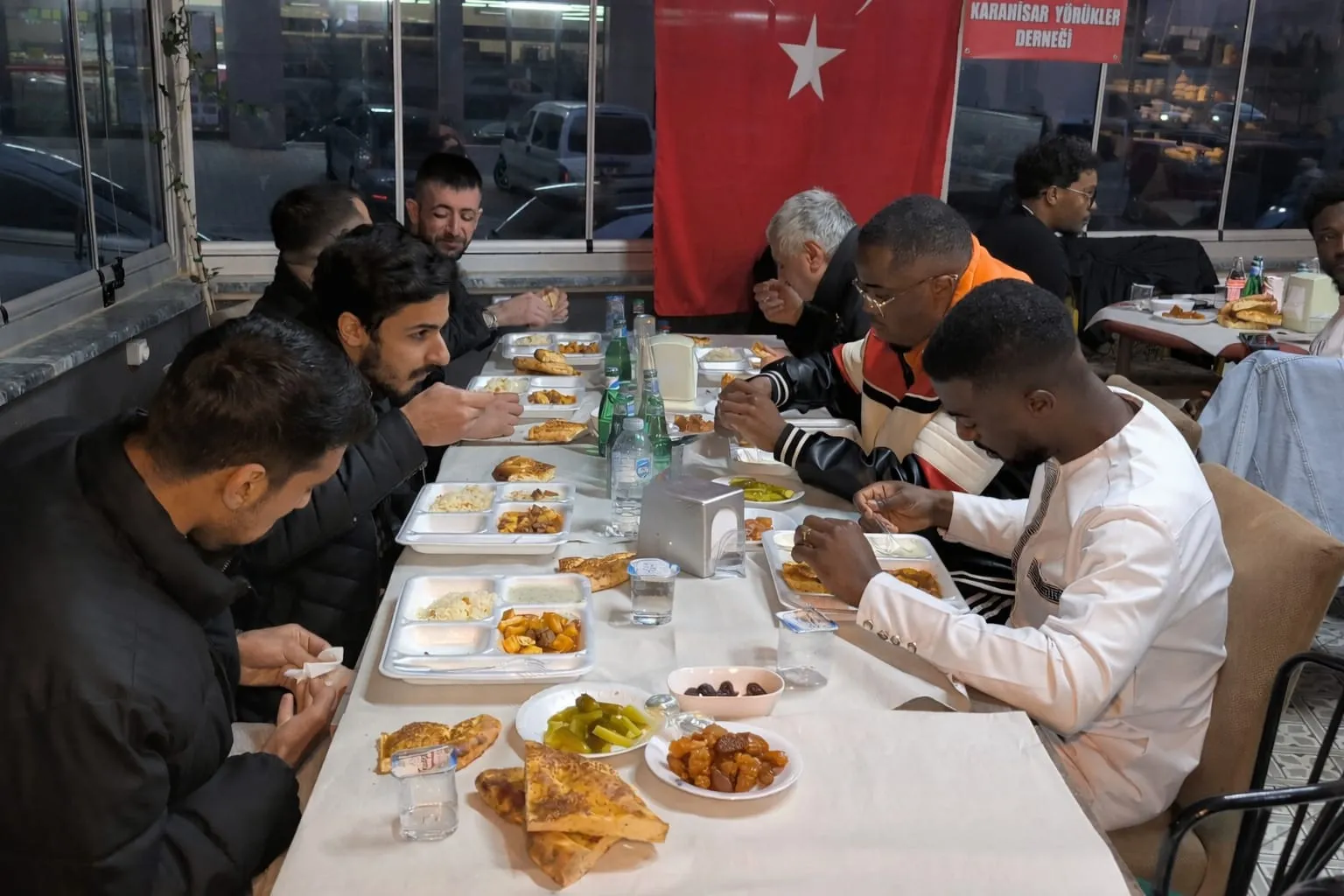 Farkli Ulkelerden Ogrenciler Afyonda Iftar Sofrasinda Bulustu 1 69B671A31A2Ba