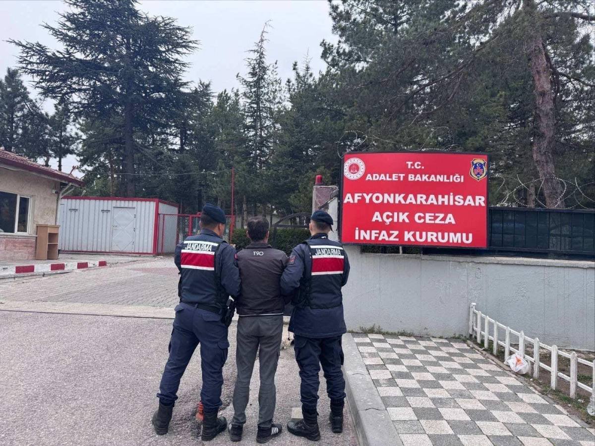 Jandarma Ekipleri Aranmasi Bulunan 46 Sahsi Yakaladi 4 69Cb8C0725Add-1