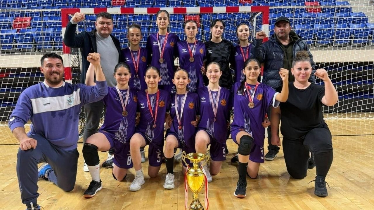 Afyonkarahisar’da öğretmenin azmi Türkiye şampiyonluğu getirdi