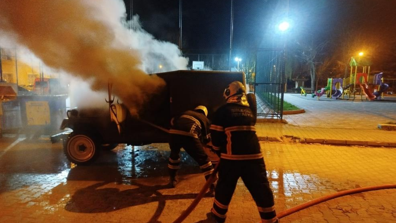 Seyir Halindeki Araç Alev Aldı