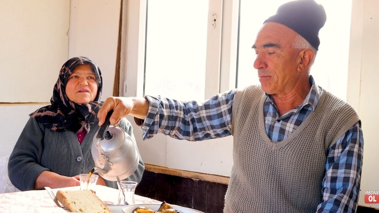 Afyonkarahisar'da Yaşayan Kadir Bayram'ın İbretlik Hikayesi... Hayvancılıkta Başarı Sırrını Anlattı
