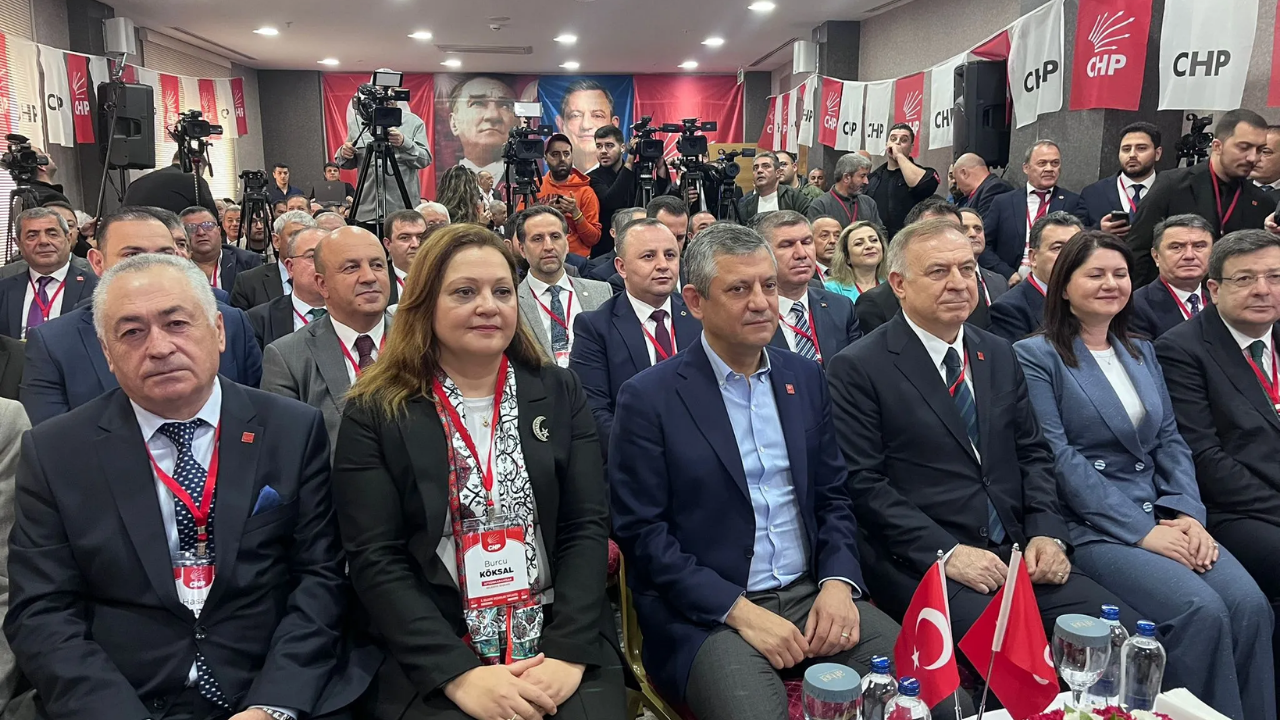 Afyonkarahisar’da CHP Toplantısı: Özgür Özel’den Yerel Seçim ve Siyaset Mesajları