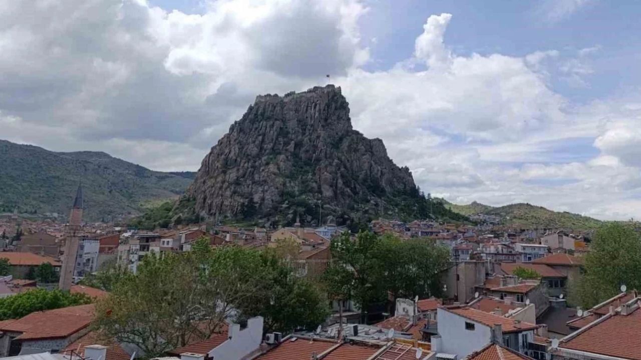 Afyonkarahisar’da Yarın Havaya Dikkat! Meteoroloji 5. Bölge Uyardı