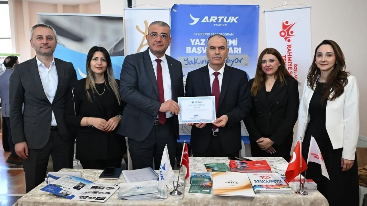 AKÜ’de kariyer etkinliği: RSP Teknik Koleji ve Artuk Havacılık öğrencilerle bir araya geldi