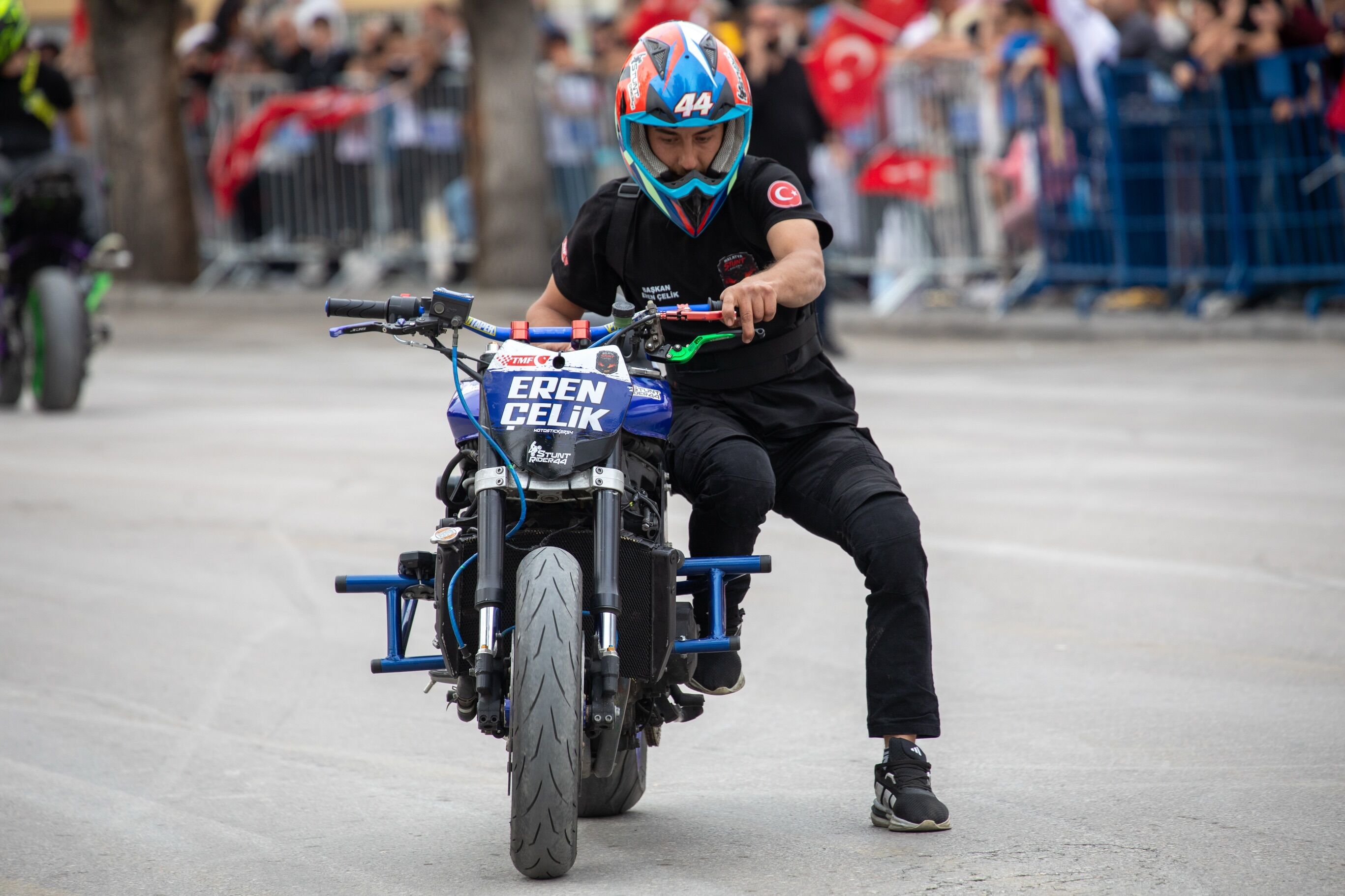 702670251 18465009559106299 5789223935043137559 N
