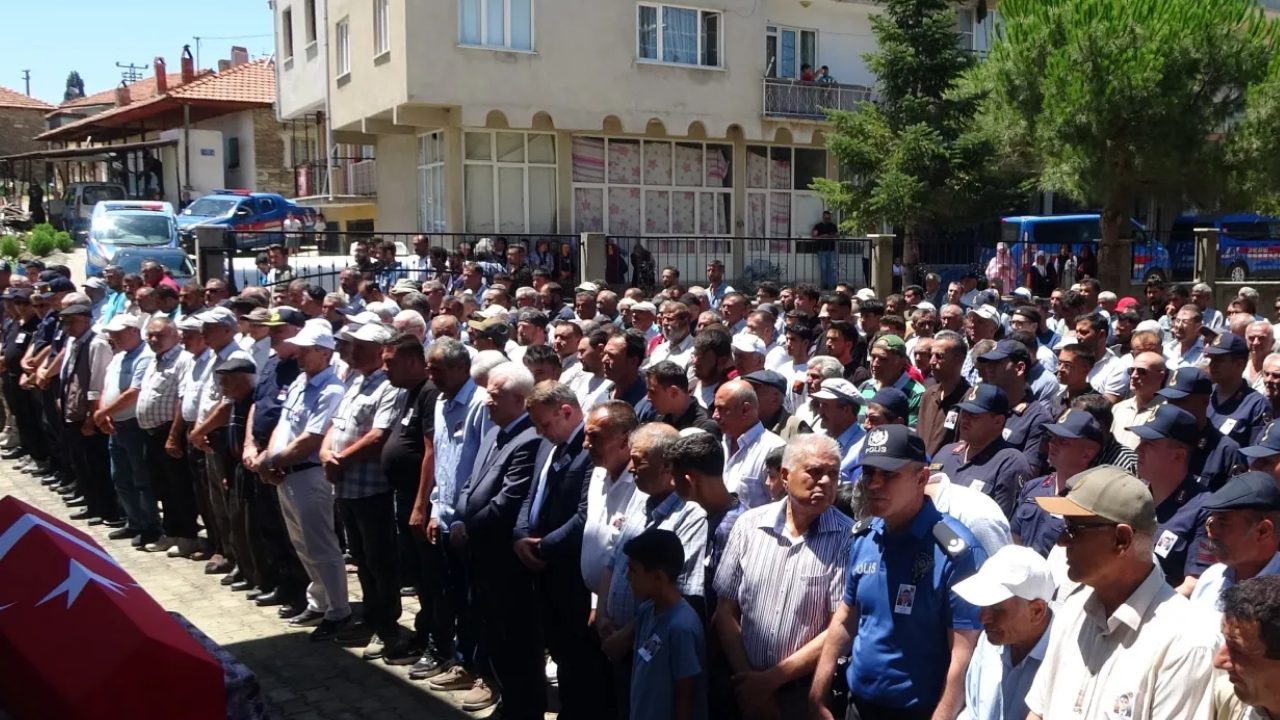 Ng Afyon Motofest 2026'Nın Sanatçı Kadrosunda Değişikliğe Gidildi. Festival Organizasyonu Tarafından Yapılan Açıklamada, Daha Önce Programda Yer Alacağı Duyurulan Haluk Levent'in Güncellenen Planl 3-1