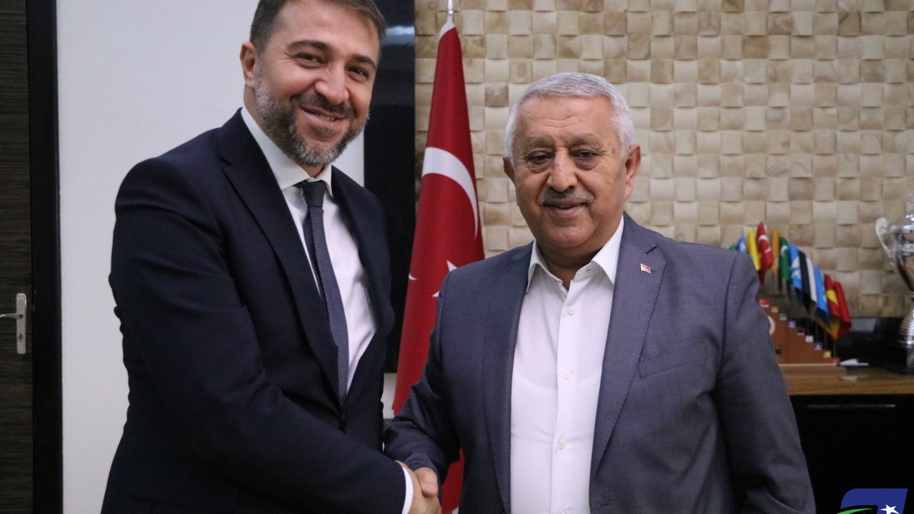 Dr. Ersan Özgür, Başkan Zeybek’i Ziyaret Etti 