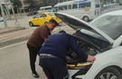Afyon'da kedi kurtarma operasyonu: Motor kısmına sıkışan kedi için itfaiye harekete geçti
