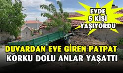 Kontrolden çıkan patpat evin oturma odasından içeri girdi