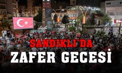 Zafer Gecesi Sandıklı'da: Türkiye-Çekya Maçı Dev Ekranda İzlendi