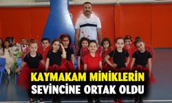 Afyonkarahisar'da kaymakam miniklerin sevincine ortak oldu