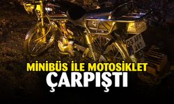 Minibüsle çarpışan motosiklet sürücüsü yaralandı