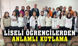 Liseli öğrencilerinden işaret diliyle anlamlı kutlama