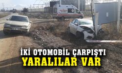 Afyonkarahisar'da 2 otomobil çarpıştı