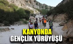 Kanyonda Gençlik Yürüyüşü
