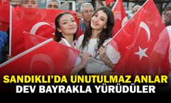 Sandıklı’da 19 Mayıs Coşkusu: Dev Bayrak Yürüyüşüyle Unutulmaz Anlar Yaşandı