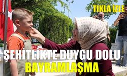 Şehitlikte duygu dolu bayramlaşma