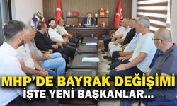MHP Afyonkarahisar’da 3 ilçe başkanlıklarında bayrak değişimi