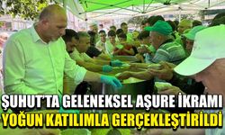 Şuhut’ta geleneksel aşure ikramı yoğun katılımla gerçekleştirildi