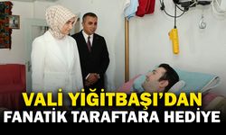 Vali özel bireye aşığı olduğu takımın formasını hediye etti