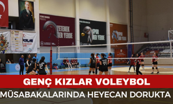 Genç Kızlar Voleybol Müsabakalarında Heyecan Dorukta