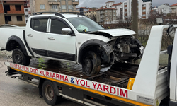 Afyonkarahisar Sandıklı'da Korkunç Kaza: Arazi Aracı 5 Metreden Evin Duvarına Uçtu!