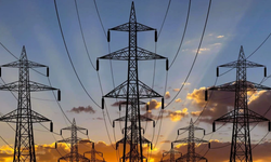 Afyon'da kesilen elektrikler vatandaşı çileden çıkardı
