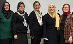 Afyonlu Kadınlardan Türk Bayrağına Yapılan Saldırıya Sert Tepki