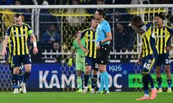 (Hakem Görüşleri) Fenerbahçe Nottingham Forest el pozisyonu penaltı mı, değil mi?