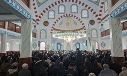 4 Yılda Yapılan Sandıklı Merkez Cami Artık İbadete Açık