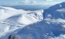 Sultan Dağları’nda Kar Bereketi: Eber Gölü ve İhraçlık Kiraz İçin Can Suyu Geliyor!