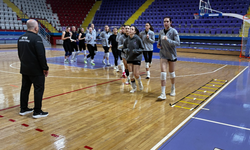 Afyon Belediye Yüntaş’ın Gözü Zirvede! Sultanlar Ligi Yolunda Kritik Randevu: Rakip Manavgat Belediyespor