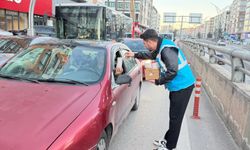 Afyonkarahisar’da AK Gençler Sahada! "İftara 5 Kala" Kumanyaları Sürücülerle Buluştu