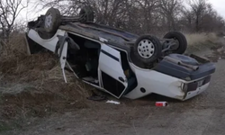Afyon'da kontrolden çıkan otomobil takla attı