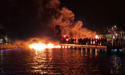 BODRUM'DA KORKU DOLU DAKİKALAR: DEV MARİNADA PATLAMA SESLERİ! ALEVLER HER YERİ SARDI, EKİPLER SEFERBER OLDU...