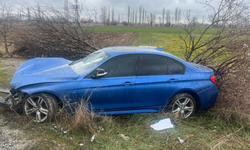 Direksiyon Hakimiyetini Kaybetti! Otomobil Şarampole Uçtu