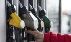 Benzine, motorine, LPG'ye zam mı gelecek, ne kadar zam yapılacak? Güncel Akaryakıt fiyatları: 10 MART SON DAKİKA!