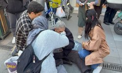 14 Yaşındaki Çocuk 70 Yaşındaki Adamı Yumrukladı! Yaşlı Adam Kanlar İçinde Kaldı