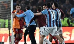 Abdülkerim Bardakcı Göztepe maçında cezalı mı? Abdülkerim Bardakcı Göztepe maçında oynayabilecek mi?