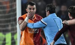 Abdülkerim Bardakcı neden kırmızı kart gördü? Abdülkerim Bardakcı’yla tartışan 18 yaşındaki Trabzonsporlu futbolcu kim?